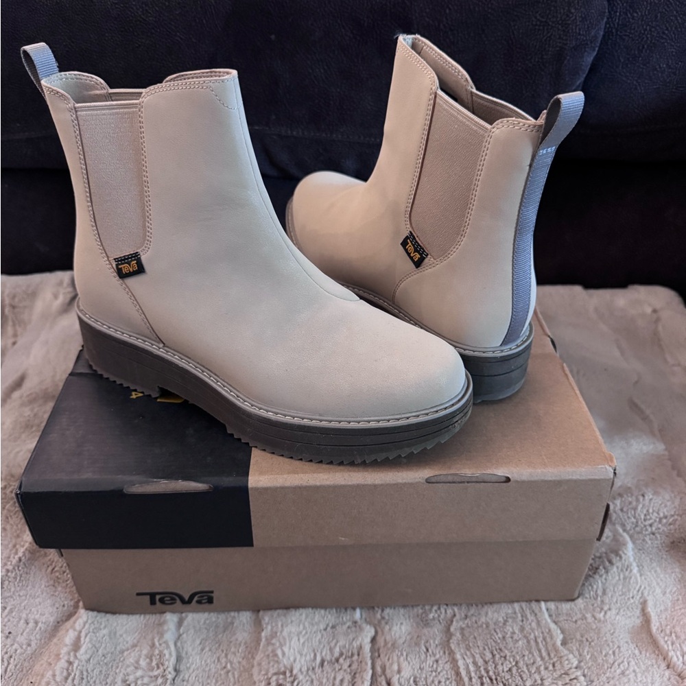 Teva Women's Light Tan Ankle Booties